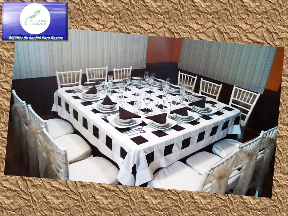 Mesa cuadrada cubre versalles