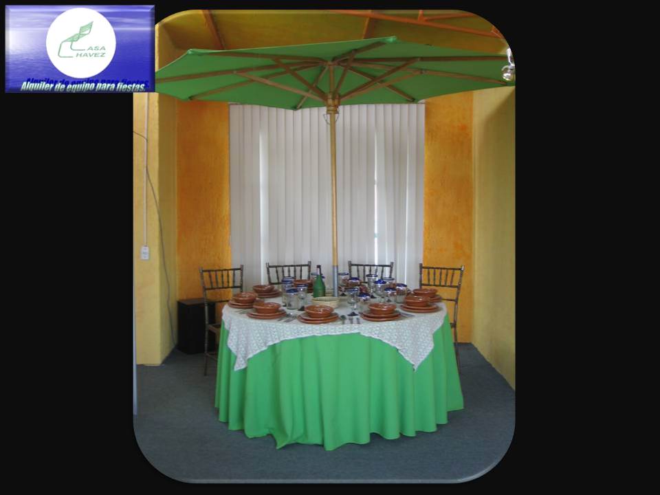Alquiler de sombrilla de madera con tela verde