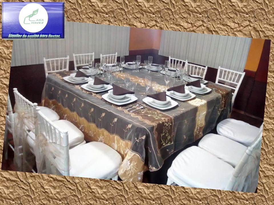 Mesa cuadrada cubre organza dorado